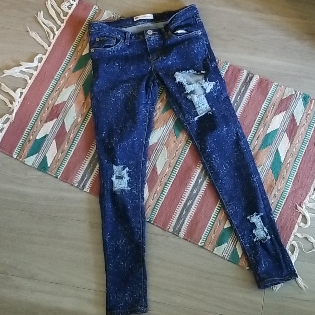 Distressed 710 Levis